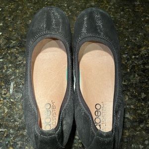 Abeo Tia bio system flats  size 38
